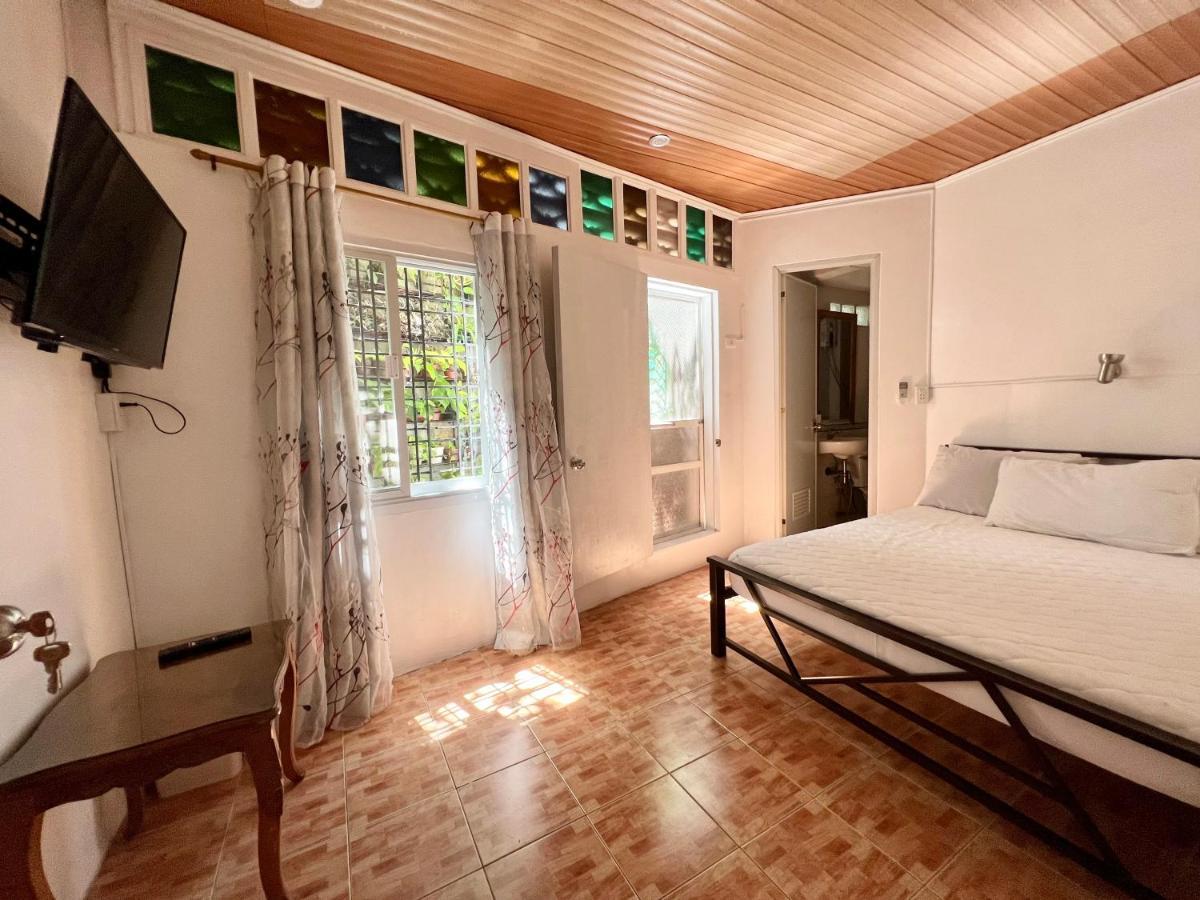 Balai Tinay Guesthouse Legazpi City Rum bild